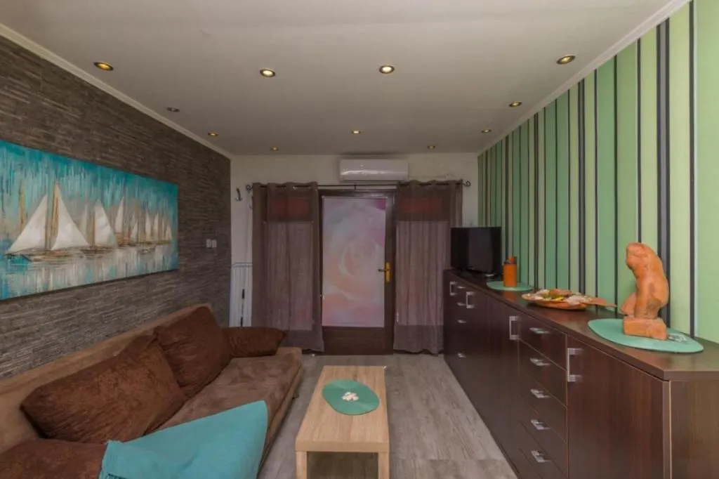 Studio Apartment In Crikvenica With Sea View, Terrace, Air Conditioning, Wifi 4628-5 0*,