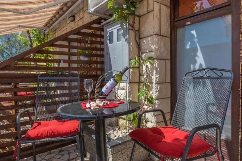 Studio Apartment In Crikvenica With Sea View, Terrace, Air Conditioning, Wifi 4628-5